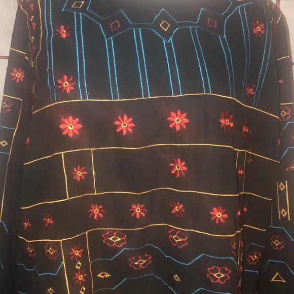 Boohoo Embroidered Shift Dress - Picture 4 of 8